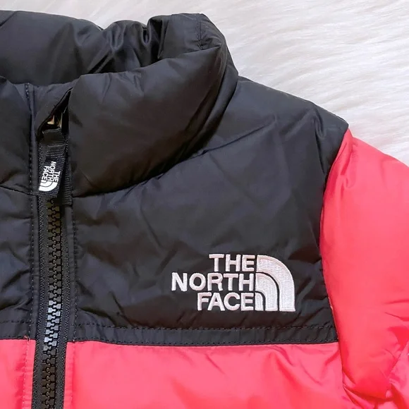 The North Face Kids’ 1996 Retro Nuptse Jacket In Paradise Pink - Picture 4 of 10